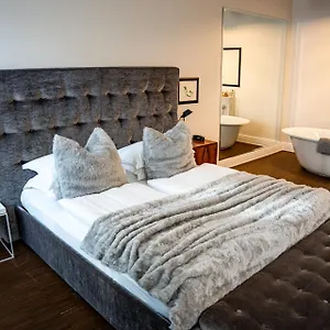 4* Hotel Tiszavirag